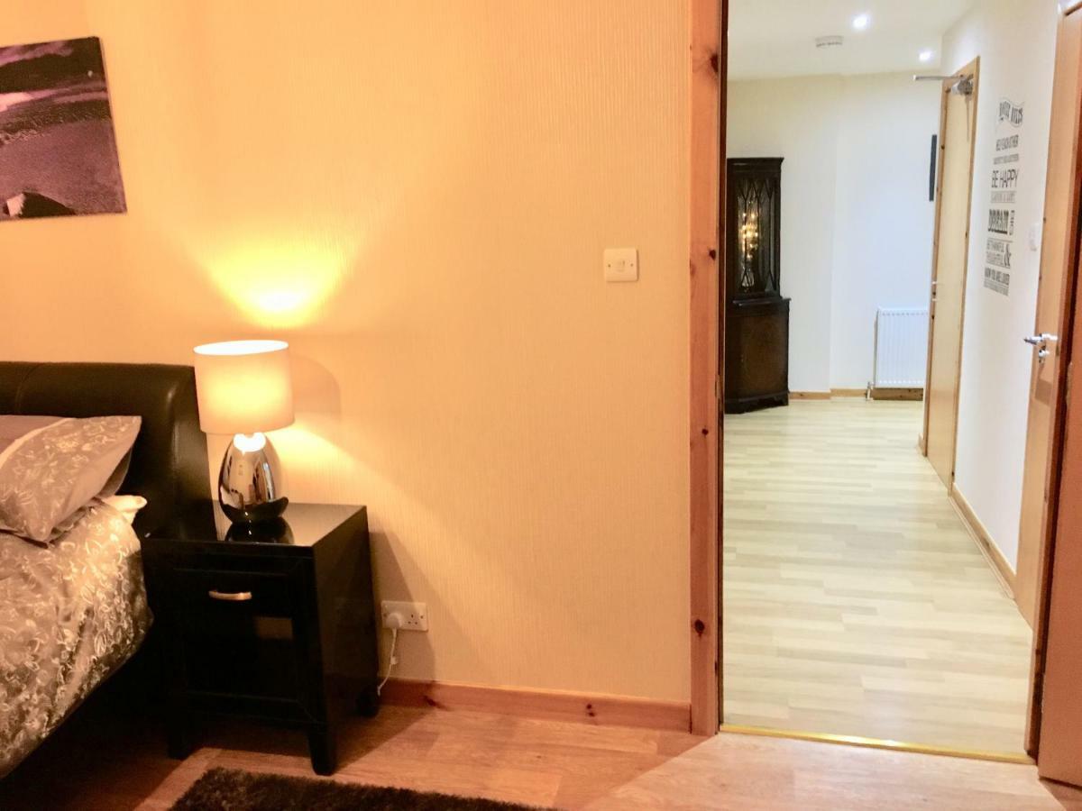 Azim And Suzi'S City Centre Apartment Inverness Exterior foto